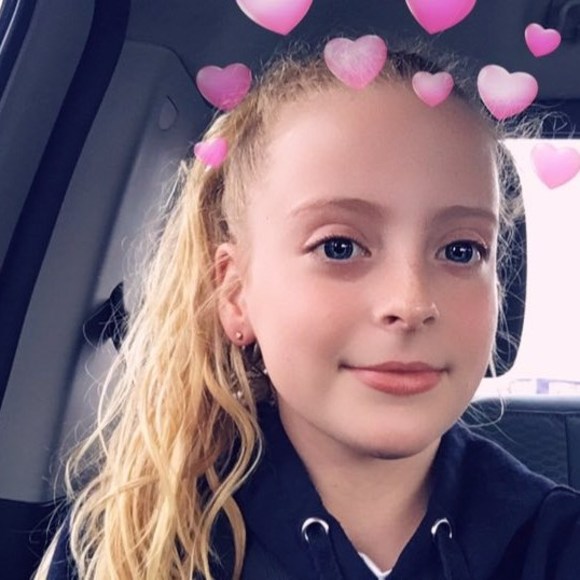 Meet your Posher, Alexis - Picture 1 of 1